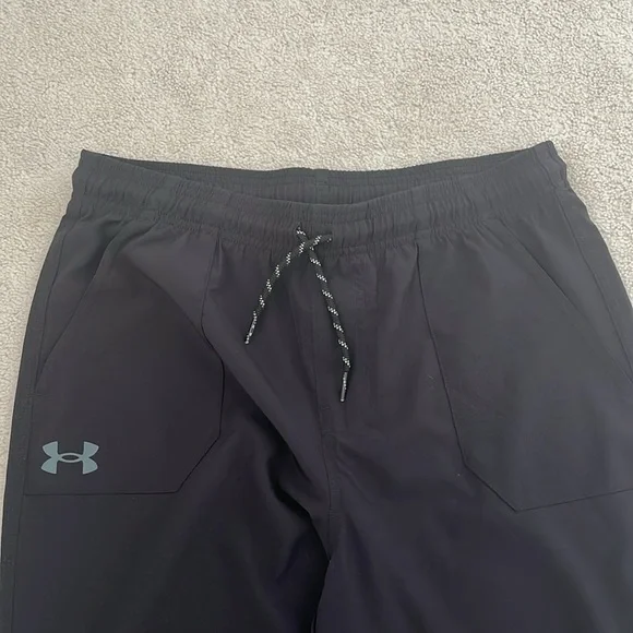 Youth Under Armour Black Lightweight Athletic Pant Size XL - Picture 3 of 5